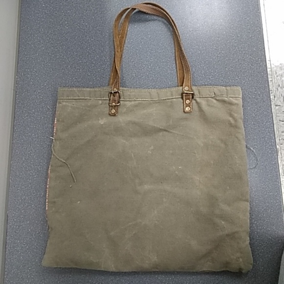 The Barrel Shack Tote/Purse With Leather Detail - Picture 2 of 4